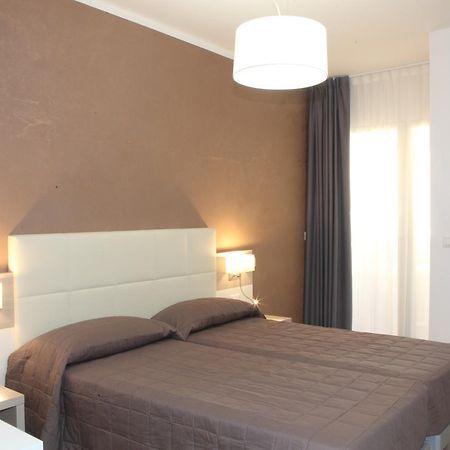 Hotel Garnì Losanna Bibione Exteriör bild