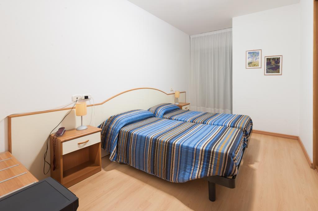 Hotel Garnì Losanna Bibione Exteriör bild
