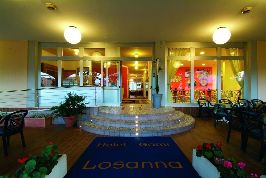 Hotel Garnì Losanna Bibione Exteriör bild